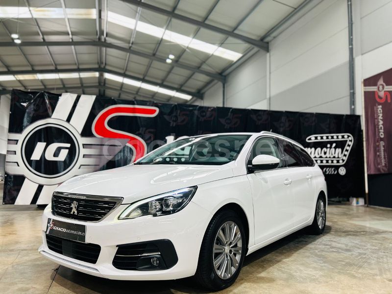 Blanco Usado 2021 Peugeot 308 Allure Familiar | 12.490 € (Un poco caro) - Imagen 1/4