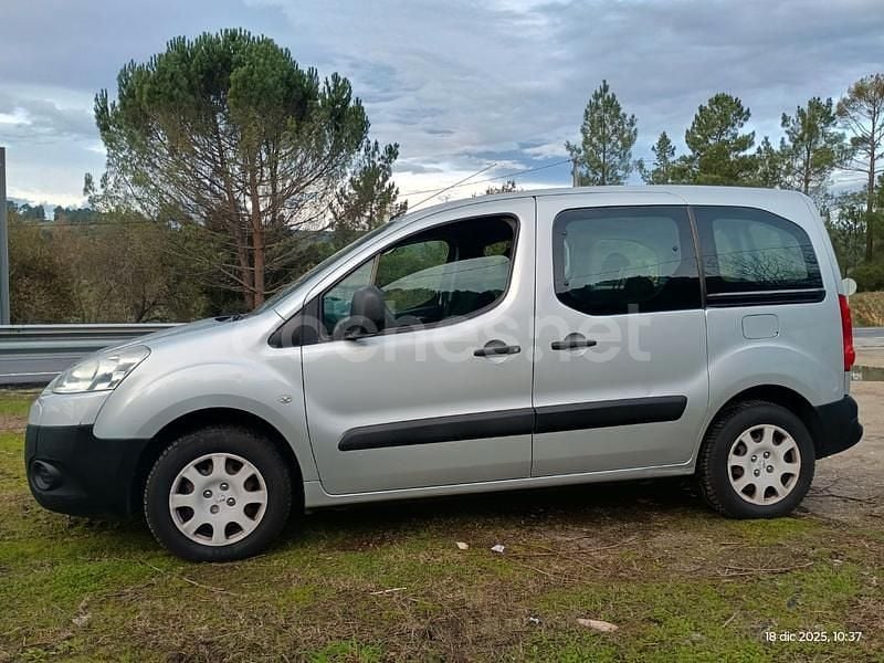 Gris / plata Usado 2011 Peugeot Partner Tepee Premium Monovolumen | 7500 € (Precio justo) - Imagen 1/4