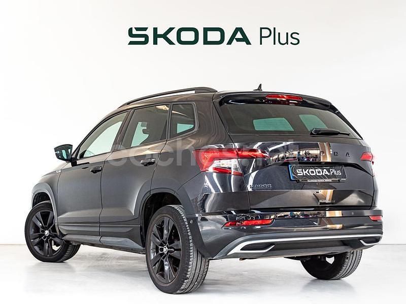 Usado Skoda Karoq SportLine 150 CV (110 kW) 2021 Negro SUV