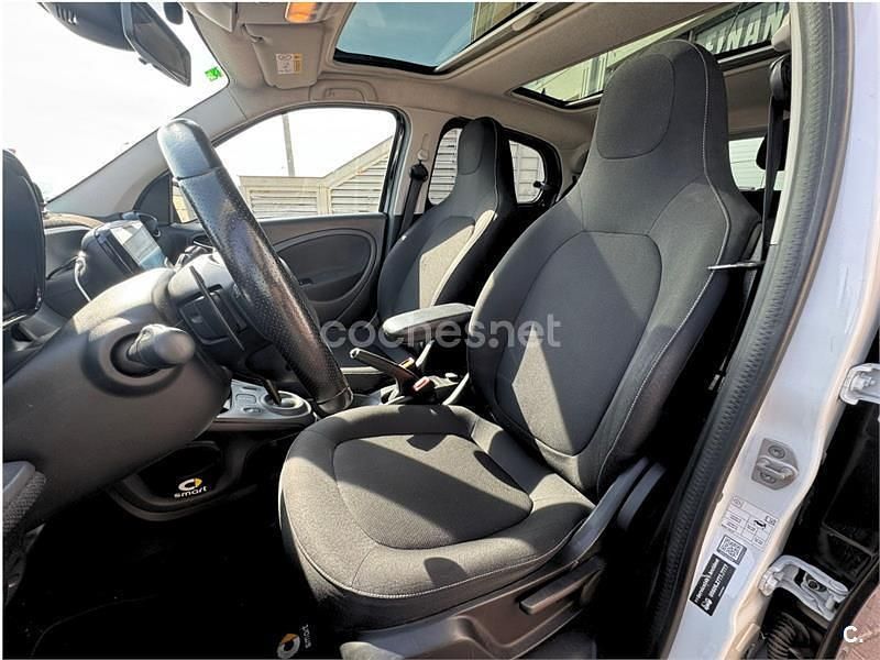 Usado Smart ForFour Passion 90 CV (66 kW) 2017 Negro Utilitario