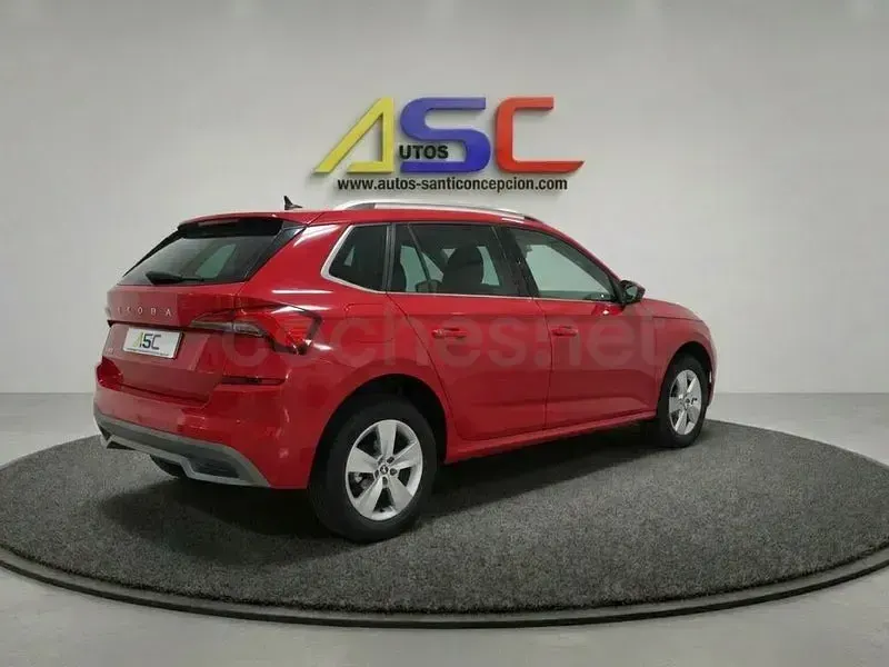 Usado Skoda Kamiq Active 110 CV (80 kW) 2020 Rojo SUV