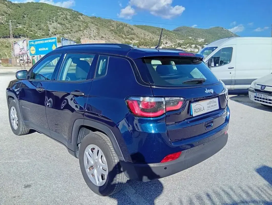 Usado Jeep Compass Sport 140 CV (102 kW) 2020 Azul SUV