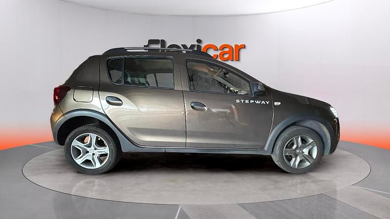 Usado Dacia Sandero Essentiel 101 CV (74 kW) 2020 Negro Berlina