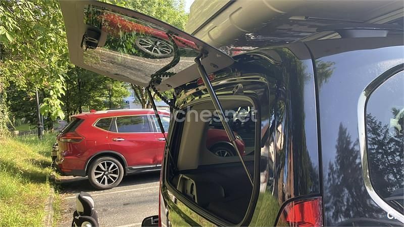 Usado Citroën Berlingo Feel 102 CV (75 kW) 2021 Negro Monovolumen