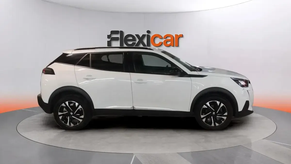 Usado Peugeot 2008 Allure 101 CV (74 kW) 2022 Blanco SUV