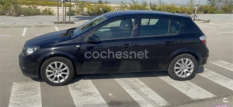 Usado Opel Astra Enjoy 105 CV (77 kW) 2005 Negro Berlina