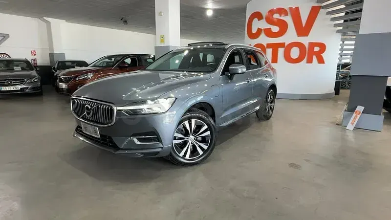 Usado Volvo XC60 Core 350 CV (257 kW) 2021 Gris / plata SUV