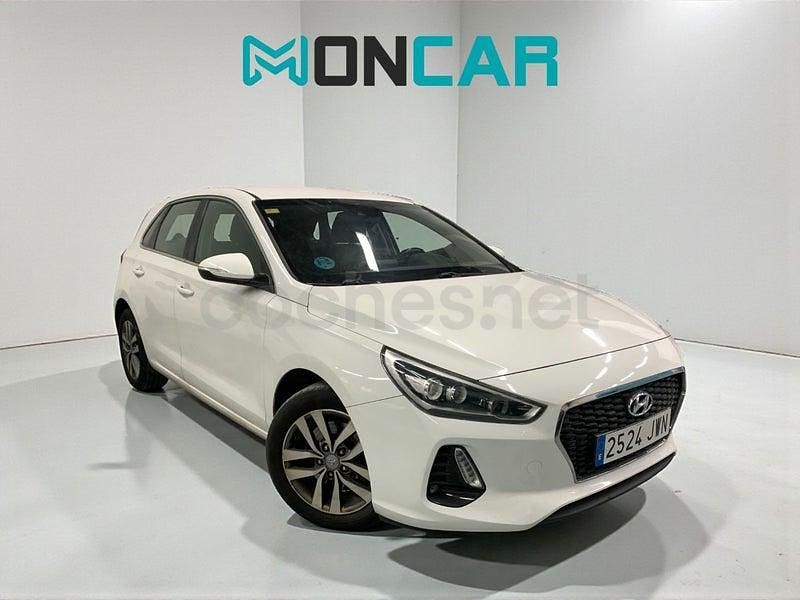 Usado Hyundai i30 140 CV (102 kW) 2017 Blanco Berlina