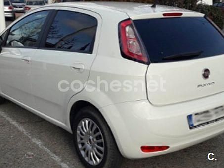 Usado Fiat Punto Pop 69 CV (50 kW) 2013 Blanco Berlina