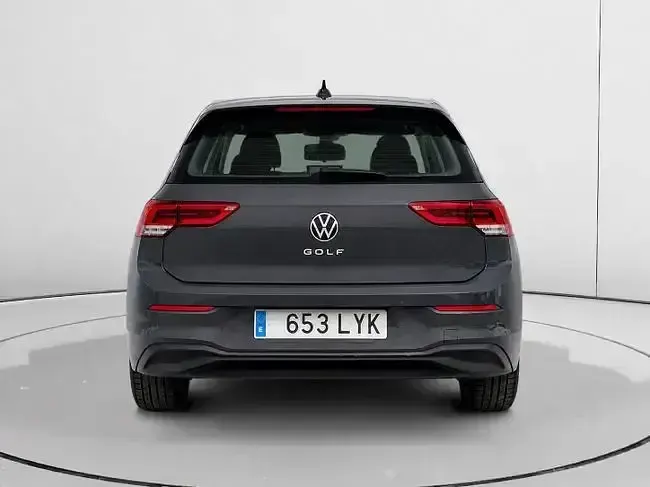 Käytetty VW Golf VIII 115 HP (84 kW) 2022 Harmaa Sedan