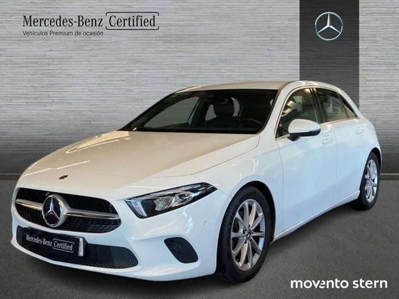 Blanco polar Usado 2019 Mercedes A180 AMG line Utilitario | 22.500 € (Buen precio) - Imagen 1/4