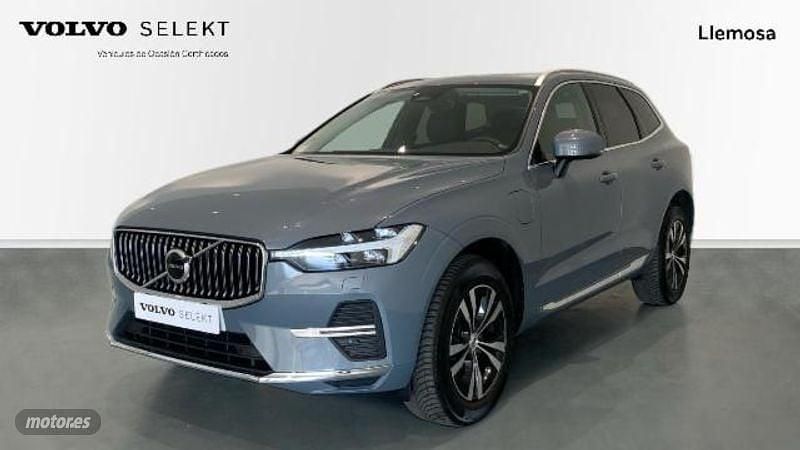 Usado Volvo XC60 Core 350 CV (257 kW) 2023 Gris / plata SUV
