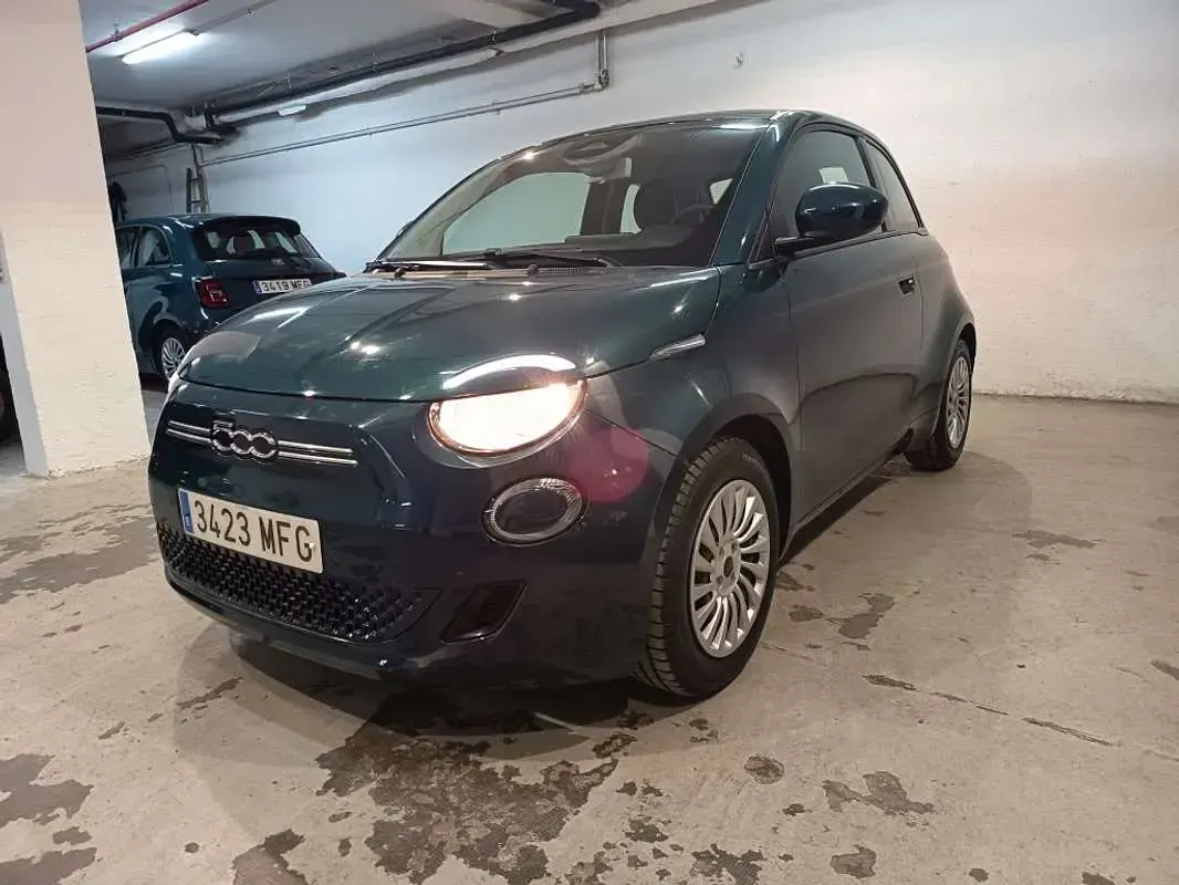 Usado Fiat 500e 86 kW (118 CV) 2023 Azul Descapotable