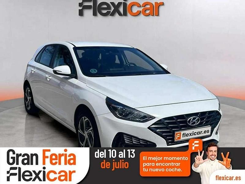 Blanco Usado 2021 Hyundai i30 Utilitario | 14.590 € (Precio justo) - Imagen 1/4