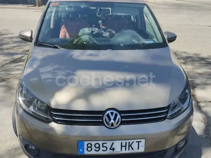 Usado VW Touran Advance 105 CV (77 kW) 2012 Beige Monovolumen