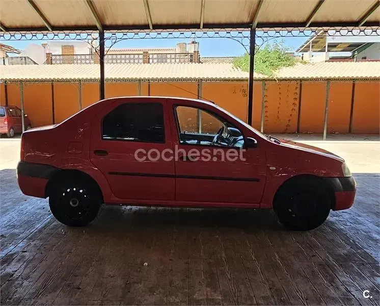 Usado Dacia Logan Ambiance 70 CV (51 kW) 2008 Rojo Berlina