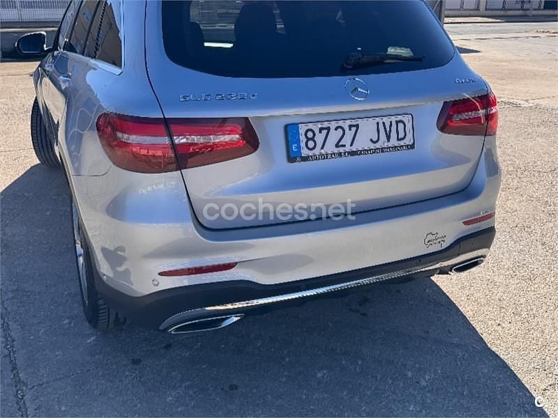 Usado Mercedes GLC220 AMG line 170 CV (125 kW) 2017 Gris / plata SUV