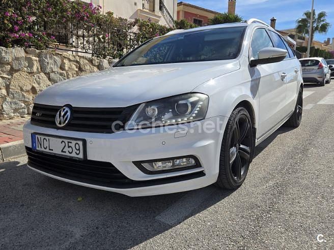 Usado VW Passat 170 CV (125 kW) 2013 Blanco Familiar