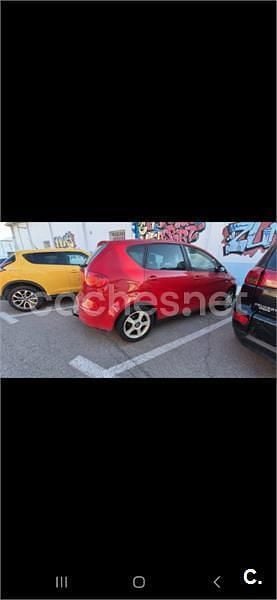 Usado Seat Altea 140 CV (102 kW) 2005 Rojo Monovolumen