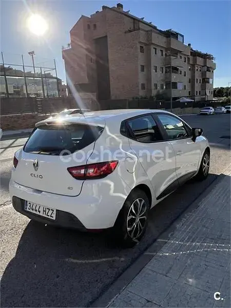 Usado Renault Clio IV Authentique 75 CV (55 kW) 2014 Blanco Berlina