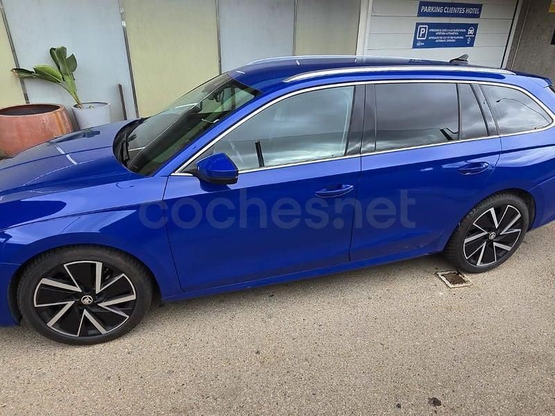 Usado Skoda Octavia Style 150 CV (110 kW) 2020 Azul Familiar