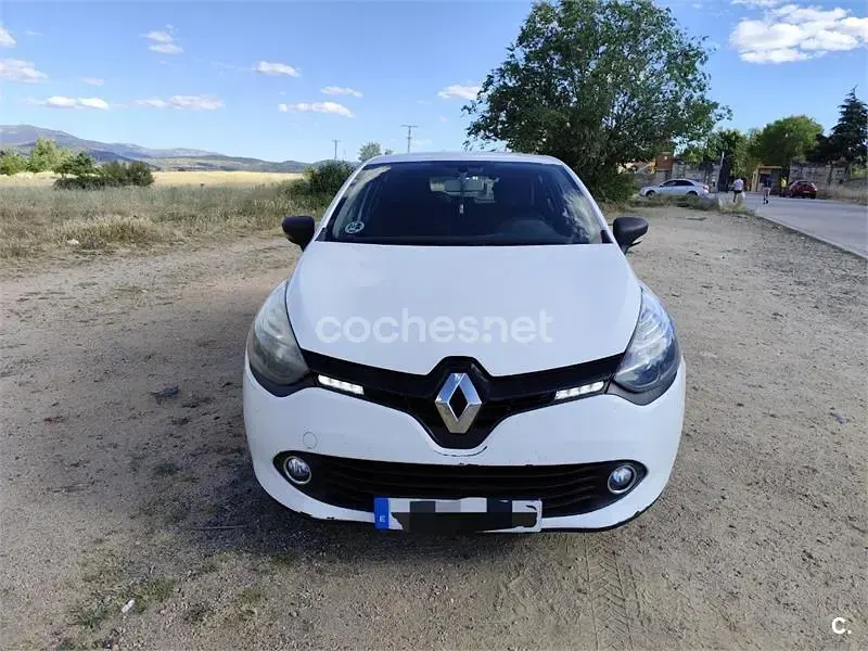 Usado Renault Clio IV Authentique 75 CV (55 kW) 2013 Blanco Berlina