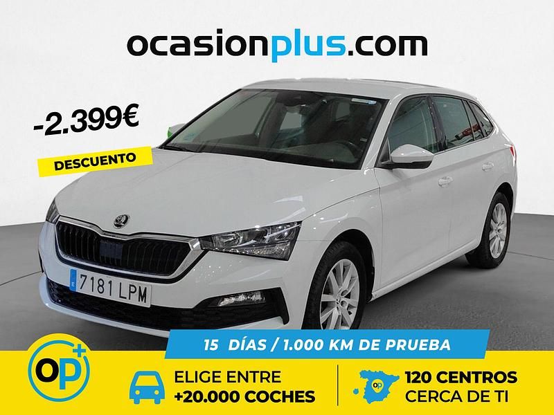 Usado Skoda Scala Ambition 110 CV (80 kW) 2021 Blanco Utilitario