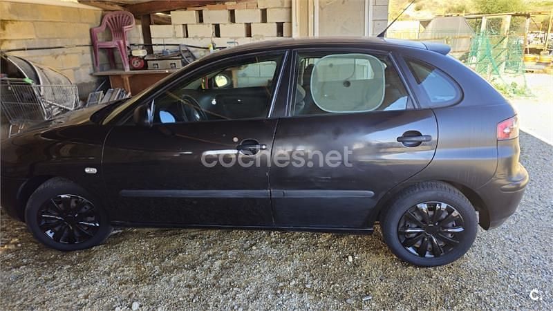Usado Seat Ibiza Reference 75 CV (55 kW) 2004 Negro Berlina