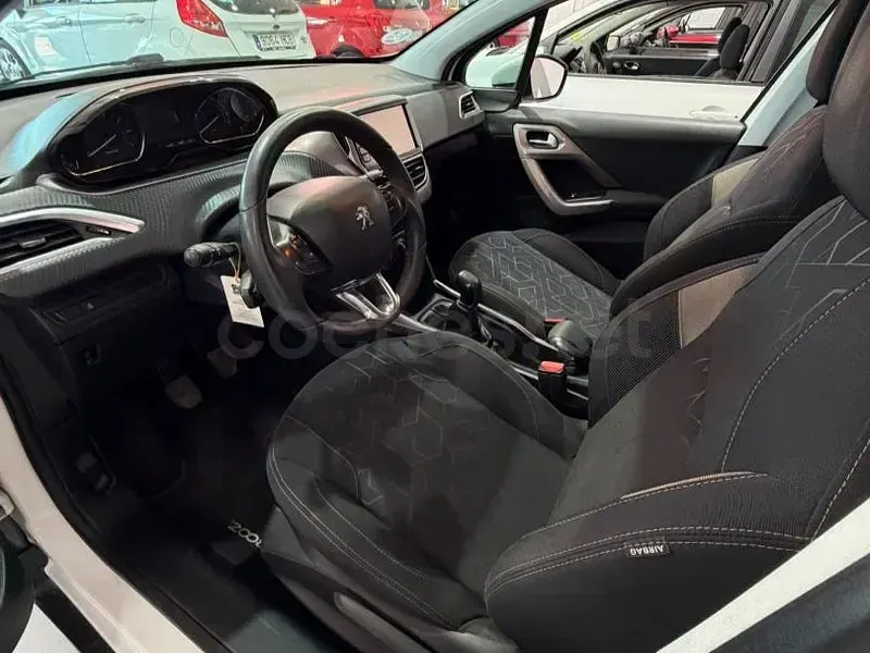 Usado Peugeot 2008 Access 82 CV (60 kW) 2013 Blanco SUV