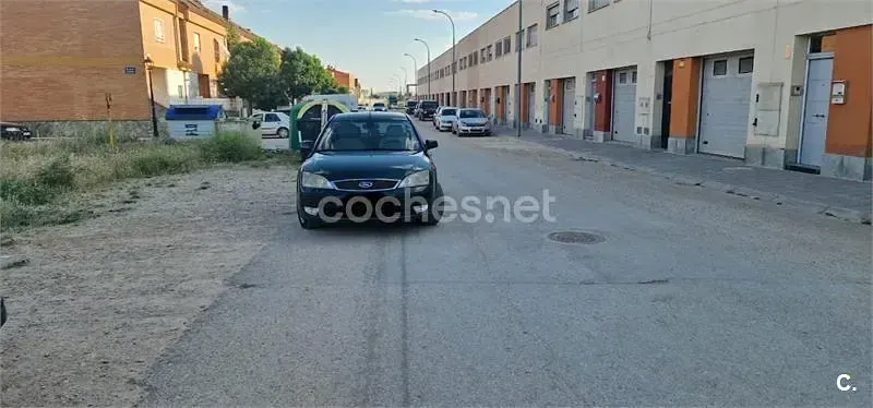 Usado Ford Mondeo Futura 115 CV (84 kW) 2005 Verde Berlina