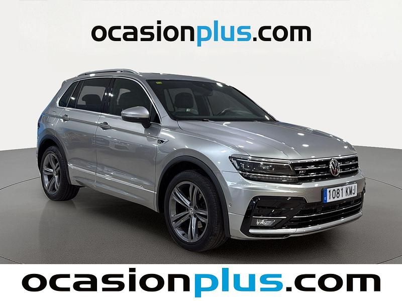 Usado VW Tiguan Sportline 150 CV (110 kW) 2018 Gris plata SUV