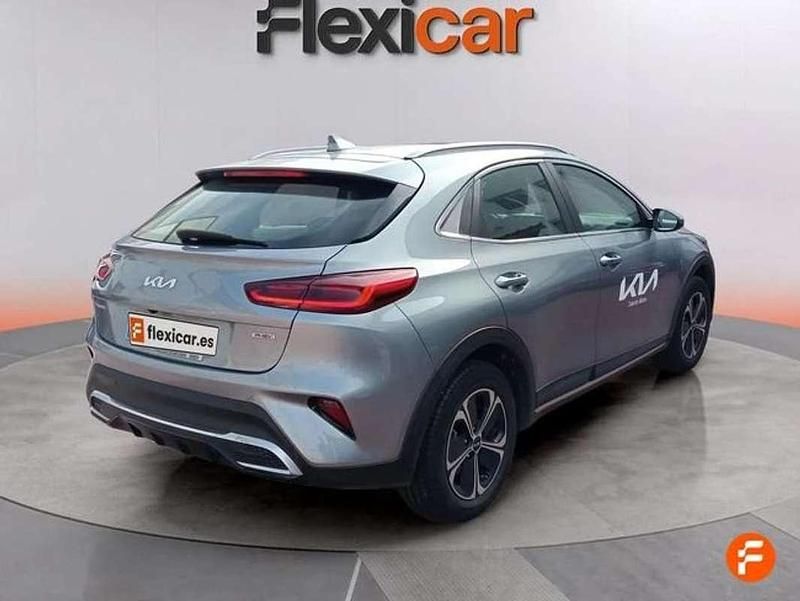 Usado Kia XCeed 141 HP (103 kW) 2024 Cinzento SUV