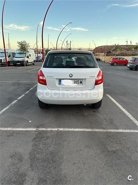 Usado Skoda Fabia 69 CV (50 kW) 2013 Blanco Berlina