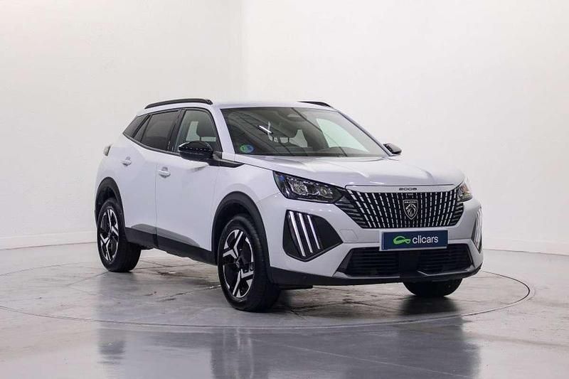 Usado Peugeot 2008 Allure 136 CV (100 kW) 2025 Blanco SUV