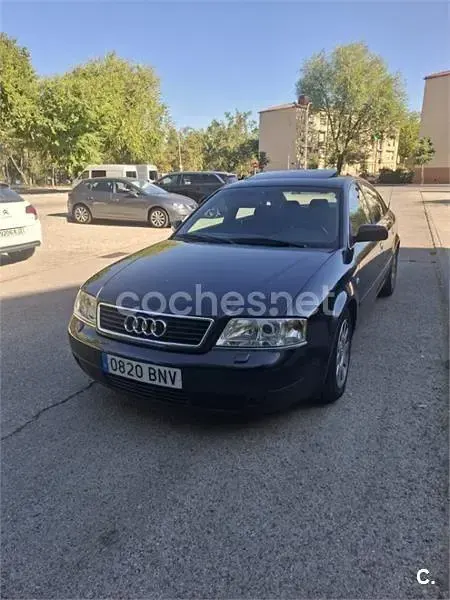 Usado Audi A6 150 CV (110 kW) 2001 Negro Berlina