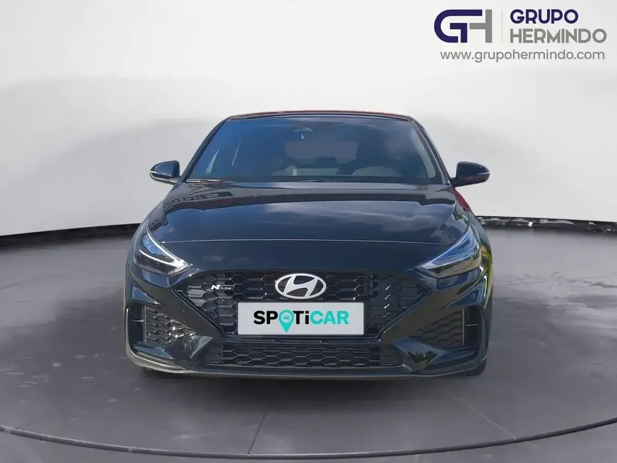 Usado Hyundai i30 N Line 100 HP (73 kW) 2025 Preto Sedan