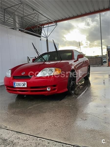 Usado Hyundai Coupé 143 CV (105 kW) 2003 Rojo Coupe