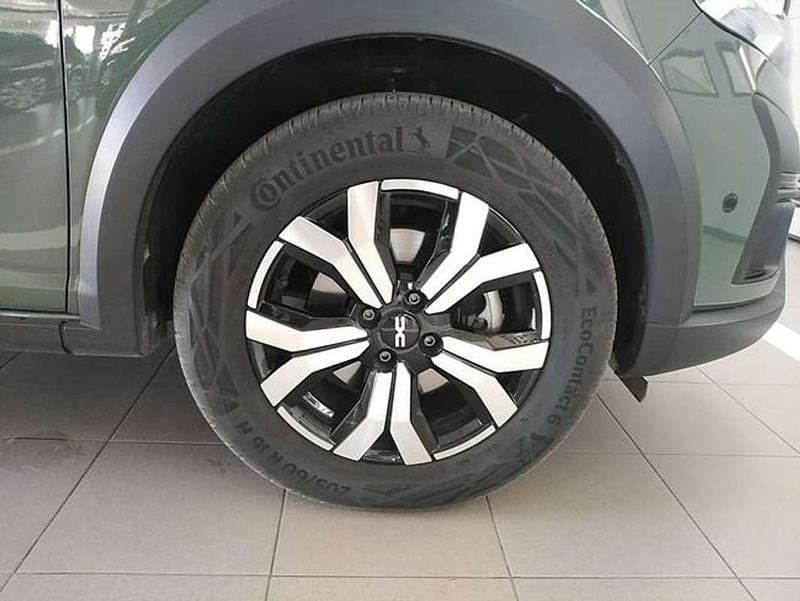 Usado Dacia Jogger Expression 110 CV (80 kW) 2024 Verde Monovolumen
