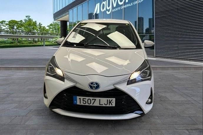Usado Toyota Yaris Hybrid Active 100 CV (73 kW) 2020