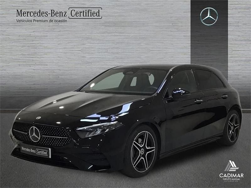 Negro Usado 2024 Mercedes A180 AMG line Berlina | 31.900 € (Precio justo) - Imagen 1/4