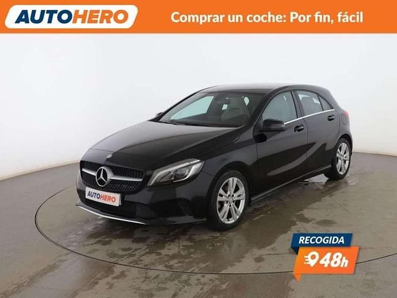 Usado Mercedes A180 Urban 122 CV (89 kW) 2017 Negro Berlina