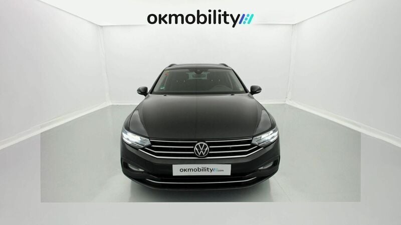 Usado VW Passat Business 150 CV (110 kW) 2021 Deep black perleffekt Familiar