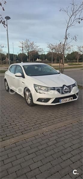 Usado Renault Mégane IV Zen 130 CV (95 kW) 2018 Blanco Berlina