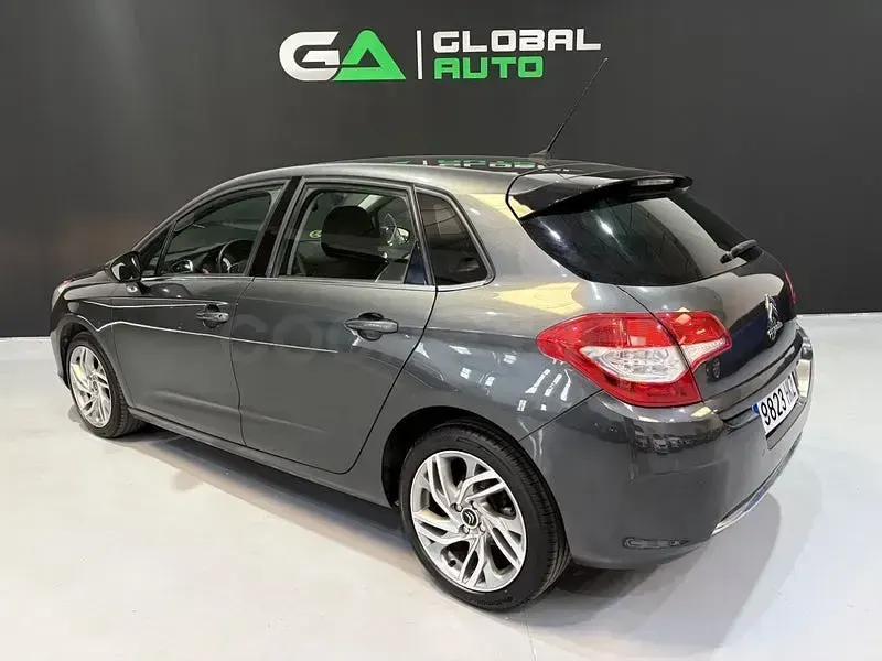 Usado Citroën C4 92 CV (67 kW) 2012 Gris / plata Berlina