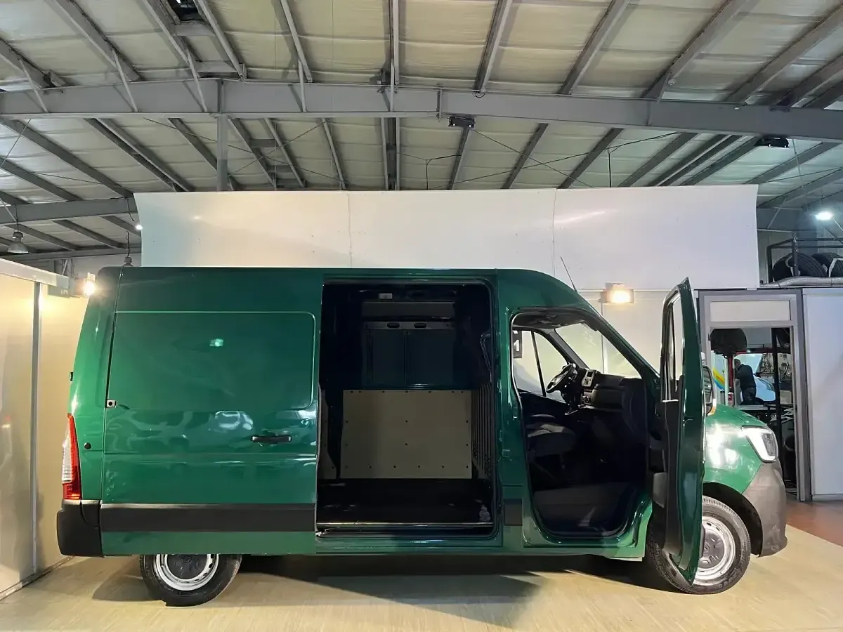 Usado Renault Master 135 CV (99 kW) 2021 Verde Monovolumen