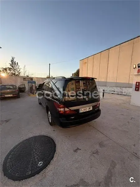 Usado SsangYong Rodius Limited 165 CV (121 kW) 2006 Negro Monovolumen