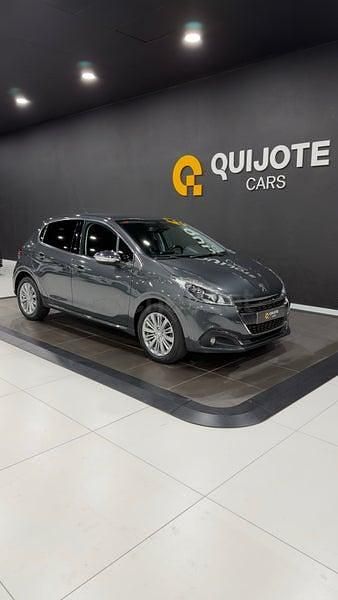 Usado Peugeot 208 Allure 110 CV (80 kW) 2018 Gris / plata Utilitario