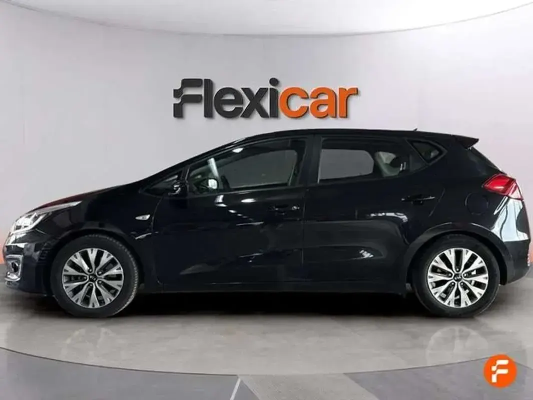 Usado Kia Ceed 101 CV (74 kW) 2017 Negro Utilitario