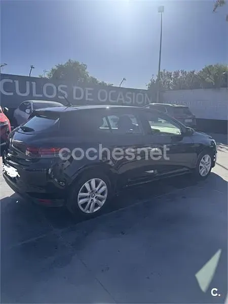Usado Renault Mégane II Zen 115 CV (84 kW) 2022 Negro Berlina