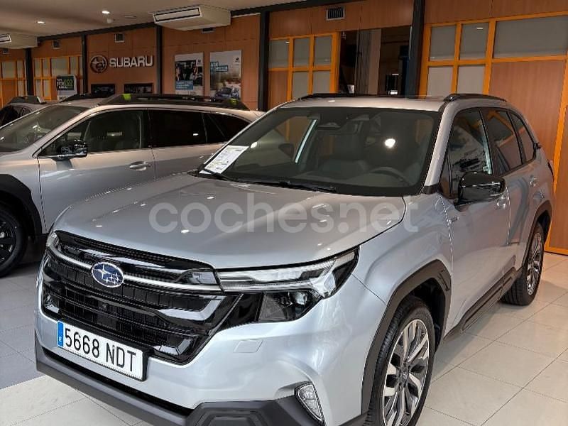 Gris / plata Nuevo 2025 Subaru Forester SUV | 43.800 € - Imagen 1/4